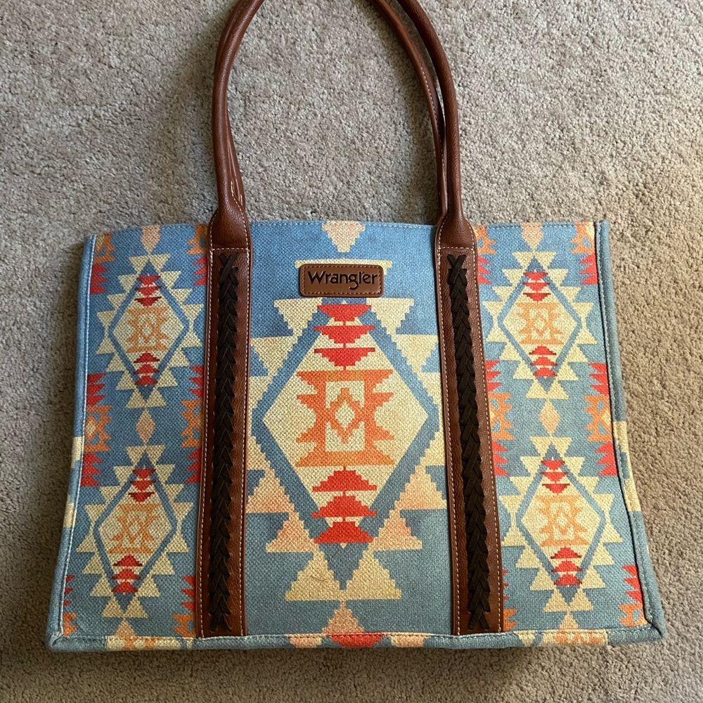Wrangler chevron blue pattern purse